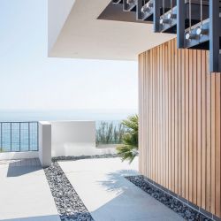 Sea Edge Side
